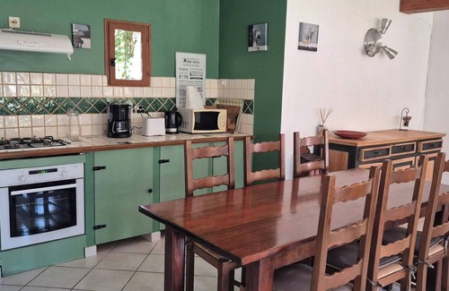 Arles Casa | Casa rural, alojamiento en el corazón de la Camarga con jardín y terraza.