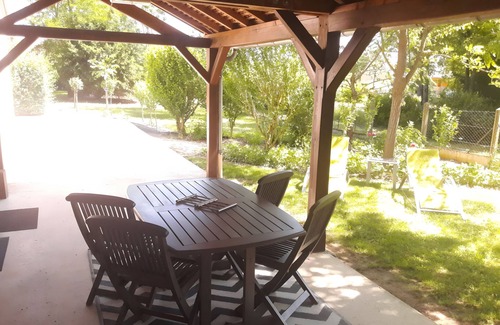Noyers-sur-Cher Casa | Gite de la chapelle zoo 7 min – quiet, large enclosed park, playground