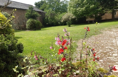 Cruejouls Casa | Gite de la Gratarelle (10 people) wheelchair accessible