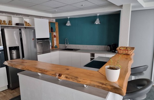 Piegut-Pluviers Casa | Gite de Luxe de 160m2 Avec Piscine et Jardin Arboré