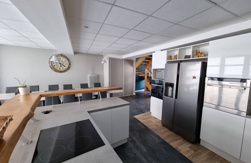 Piegut-Pluviers Casa | Gite de Luxe de 160m2 Avec Piscine et Jardin Arboré