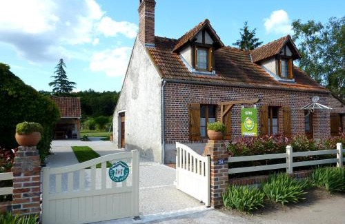 Dhuizon Casa | Gite de Sologne "les galoches"