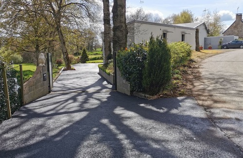 Saint-Pever Casa | GITE des GRANDS CHENES, Mar y campo