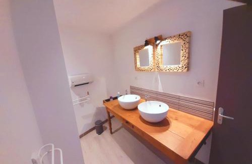 Chambretaud Casa | gite des mariés à 7mn du puy du F0U
