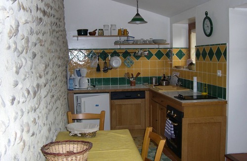 Livron-sur-Drome Casa | Gîte des Moutiers, en el campo en una antigua granja reformada