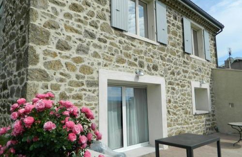 Colombier-le-Cardinal Casa | Gite des Perrines