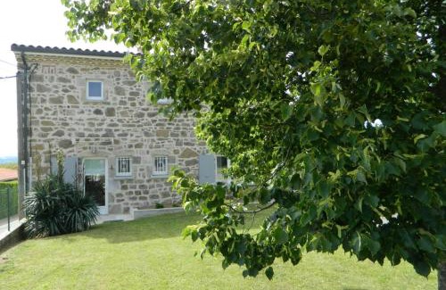 Colombier-le-Cardinal Casa | Gite des Perrines