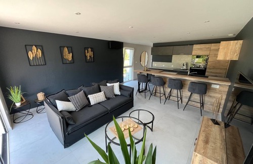 Bischoffsheim Casa | Gite des rossignols near Obernai sleeps 4 with large terrace.