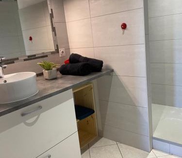 Villaines-la-Gonais Apartamento | Gite du Trefoux logement le Villainois