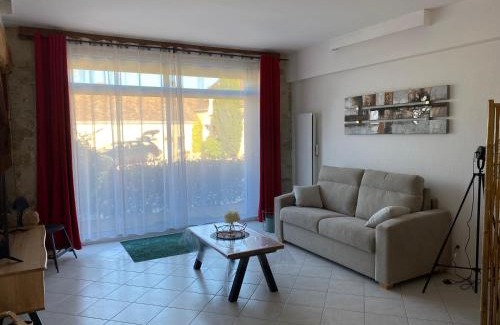 Villaines-la-Gonais Apartamento | Gite du Trefoux logement le Villainois
