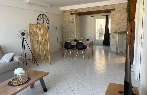 Villaines-la-Gonais Apartamento | Gite du Trefoux logement le Villainois