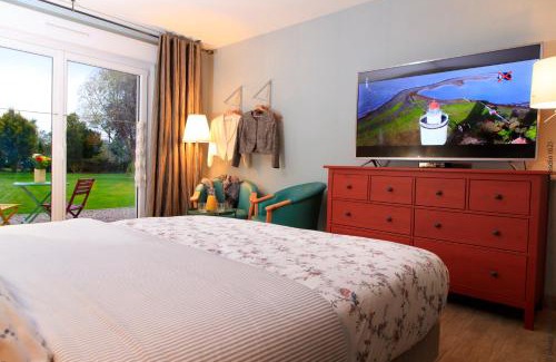 Vieil-Hesdin Casa | gite du vieux saule 1 gite avec spa privatif pour 2 personnes 1 suite familiale sans spa