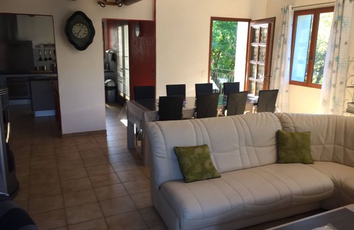 Malaucene Cabaña | Gîte d Elena Una encantadora casa de campo con piscina privada a los pies del Mont Ventoux