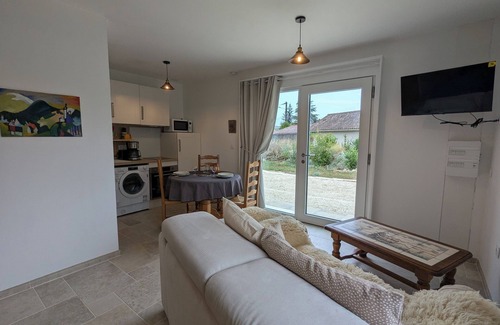 Baignes-Sainte-Radegonde Apartamento | Gite for two persons lavender green lane-special reduction august