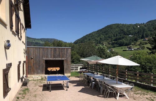 Cornimont Casa | gite FOR 16 PERS with BABYFOOT & PING PONG
