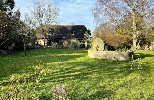 Saint-Gatien-des-Bois Apartamento | Gite for 2 people with access to 2000M2 garden, deckchairs, garden furniture