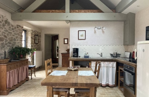 Montigny-Saint-Barthelemy Cabaña | Casa rural en plena naturaleza rodeada por el río. Ubicado en Auxois Morvan.