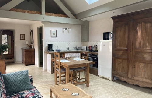 Montigny-Saint-Barthelemy Cabaña | Casa rural en plena naturaleza rodeada por el río. Ubicado en Auxois Morvan.