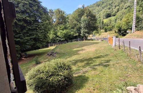 Artalens-Souin Casa | Gîte in Foraine Barn – Stream with Mountain View, Private Terrace and Wi-Fi