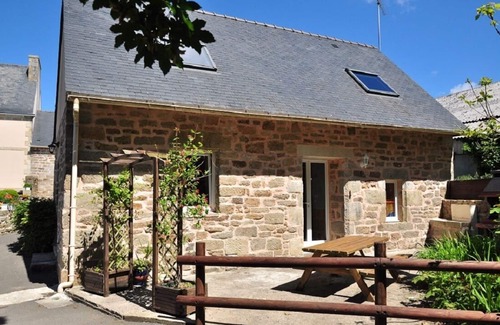 Plogonnec Casa | Gîte in Lopéau 4/6 people with swimming pool/spa, near the sea, tourist activities