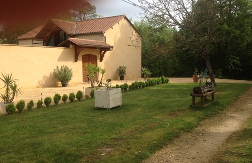 Castels Casa | ALQUILER EN EL CAMPO CON PISCINA CUBIERTA Y DESCUBRIBLE