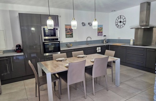 Aureille Casa | Gite in the heart of the Alpilles - lemasdeslauriers@gmail.com