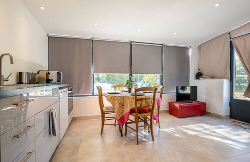 Pernes-les-Fontaines Casa | Acogedoras cabañas en Provenza con piscina en propiedad de 3000 m2.