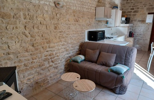 Saint Martin de Juillers Casa | GITE LE PETIT BONHEUR