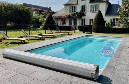 Sainte-Opportune-du-Bosc Casa | Gîte Le Domaine with private pool and fireplace