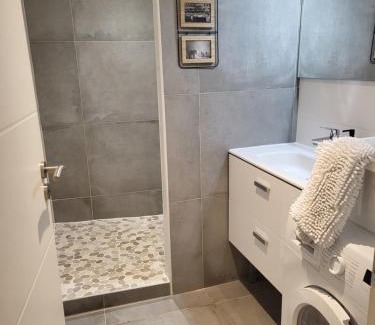 Villemoirieu Apartamento | Gite La Buissonnière 2