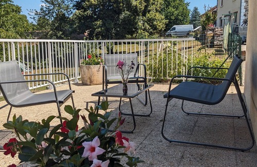 Saint-Jory-de-Chalais Casa | Gîte 'Le Bûcher' – Encanto auténtico con terraza, balcón y jardín compartido en plena naturaleza