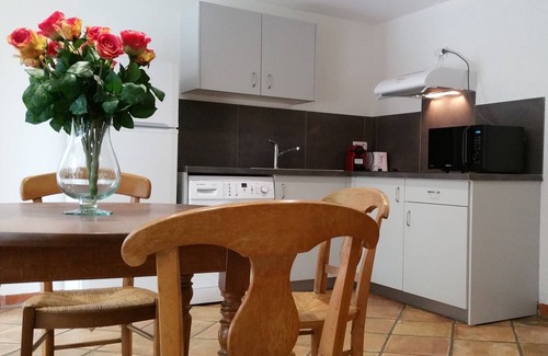 La Colle-sur-Loup Apartamento | Apartamento-Apartamento-Baño en la habitacion-Vista al patio