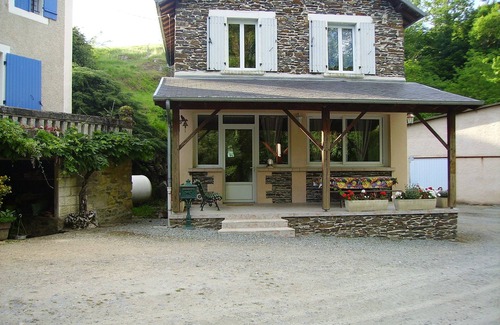 Saint-Romain-et-Saint-Clement Cabaña | Cottage "nido" cerca del río Feuyas Molino en Périgord