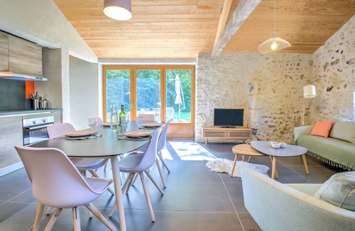 Chassaignes Casa | 'Gîte Le Gardien' con piscina compartida, terraza privada y Wi-Fi
