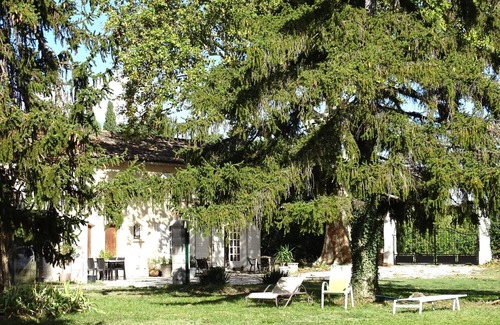 Cabannes Cabaña | Gîte 'Le Gite Au Coin Du Feu' with Private Terrace, Wi-Fi and Air Conditioning