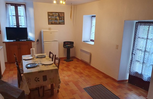 Saint-Chely-du-Tarn Cabaña | Gite "Les Osiers", GT 31, sleeps 4 Saint Chély Du Tarn.