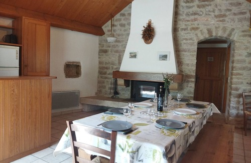 Gorges du Tarn Causses Cabaña | Gite "Les Osiers" sleeps 4 to 10, near river 8km Ste Enimie and Ispagnac.
