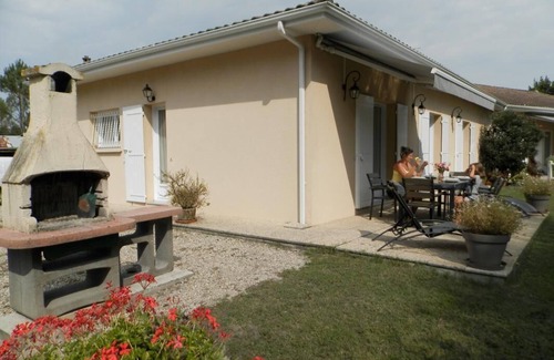 Gaillan-en-Medoc Casa | Gite LES Rhododendrons