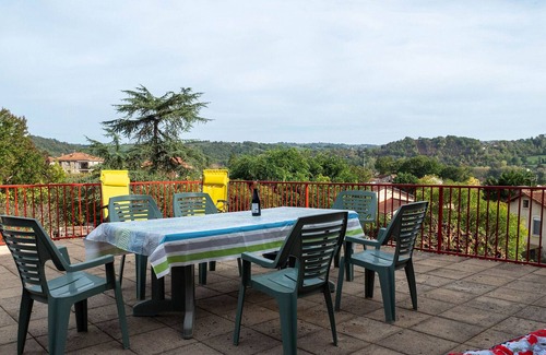 Livinhac-le-Haut Apartamento | Casa rural Livinhac-le-Haut, 2 dormitorios, 6 personas