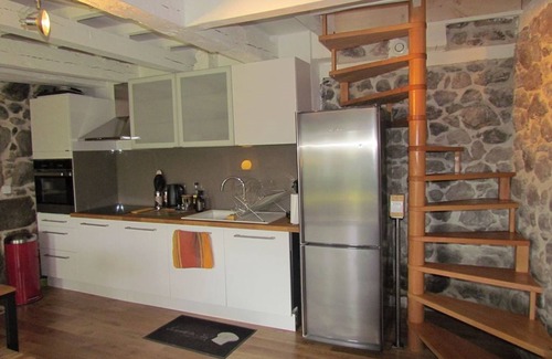 Le Fau Casa | Gîte M *** (near Salers), south-facing, quiet, views over the valley