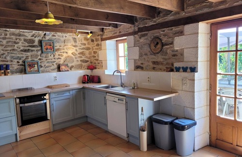 Saint-Saud-Lacoussiere Casa | "Gite Merlot" -a spacious, comfortable 5-bedroom countryhouse in French Dordogne