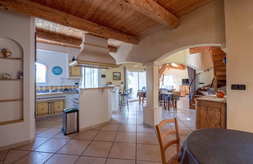 Labeaume Villa | Casa "Ranc de figere" Labeaume. Casa con piscina para 9 personas.