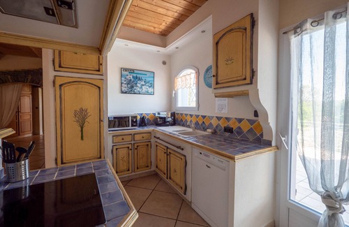 Labeaume Villa | Casa "Ranc de figere" Labeaume. Casa con piscina para 9 personas.