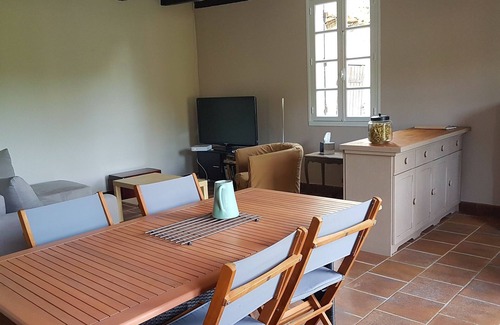 Saint-Aulaye-Puymangou Casa | Casa rural en el borde del bosque