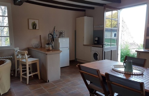 Saint-Aulaye-Puymangou Casa | Casa rural en el borde del bosque
