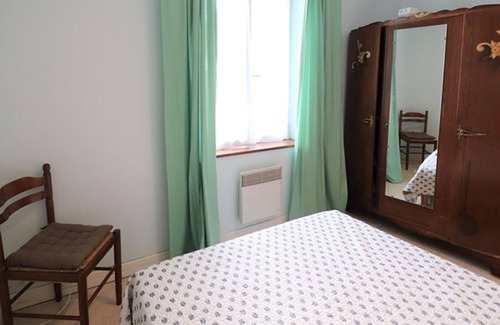 Pleaux Cabaña | Gite Pleaux, 2 bedrooms, 5 persons