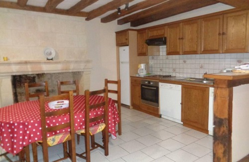 Restigne Cabaña | Casa restaurada en un pintoresco pueblo vitivinícola, con patio y cerca de la pista de hielo.