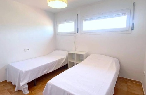 Santa Margarida Cabaña | Gite Roses, 5 bedrooms, 8 persons