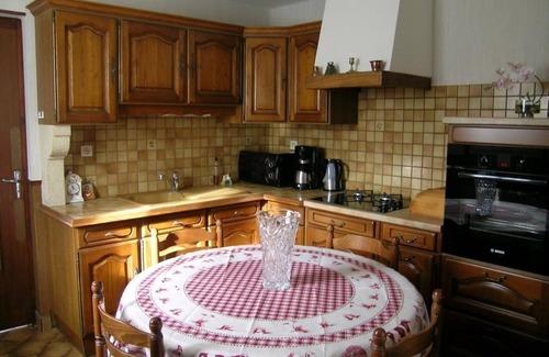 Saint-Pourcain-sur-Sioule Cabaña | Gite Saint-Pourçain-sur-Sioule, 4 bedrooms, 9 persons
