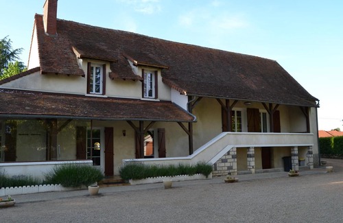 Saint-Pourcain-sur-Sioule Cabaña | Gite Saint-Pourçain-sur-Sioule, 4 bedrooms, 9 persons